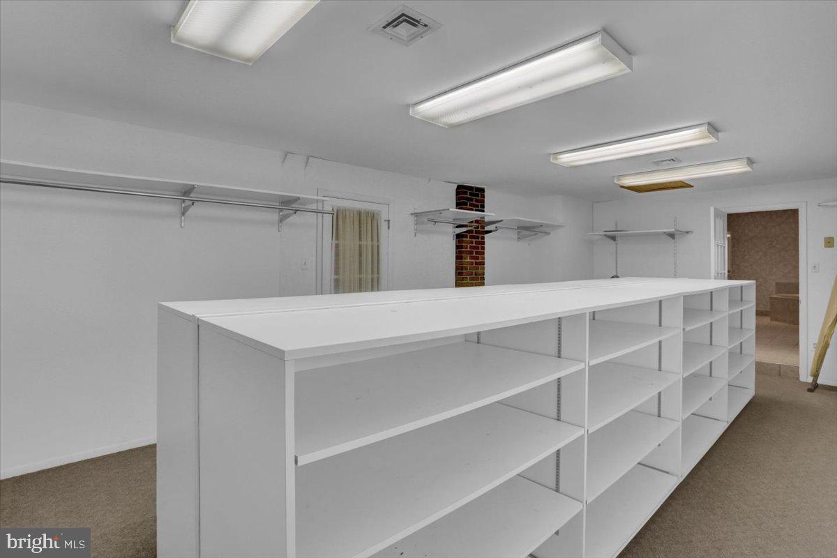 COLLEGE HILL - Residential