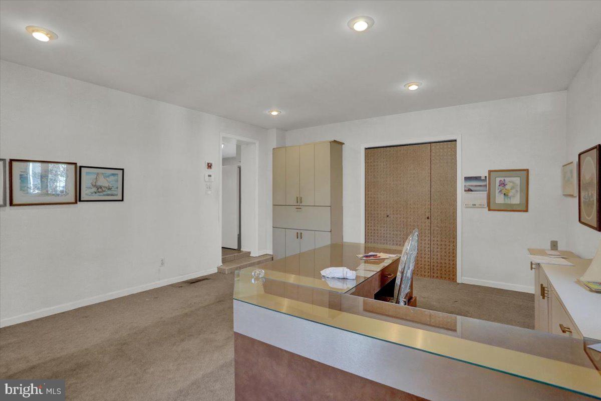 COLLEGE HILL - Residential