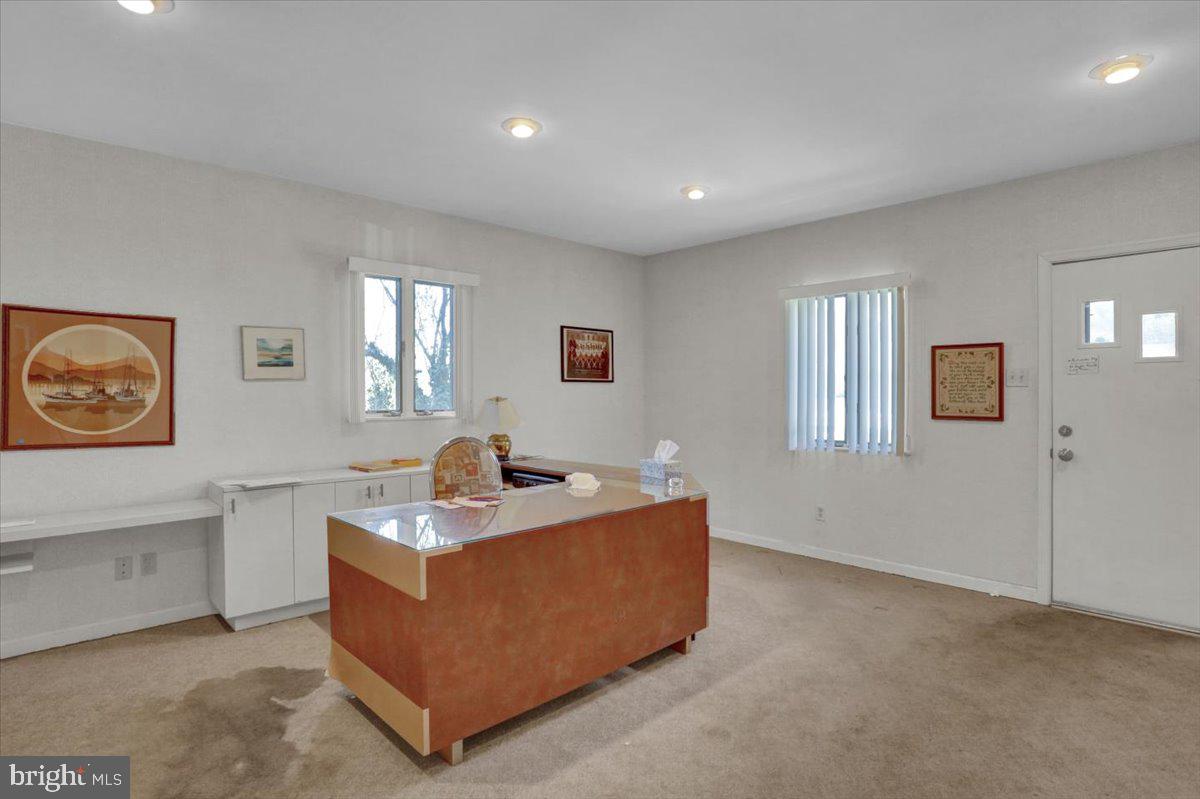 COLLEGE HILL - Residential