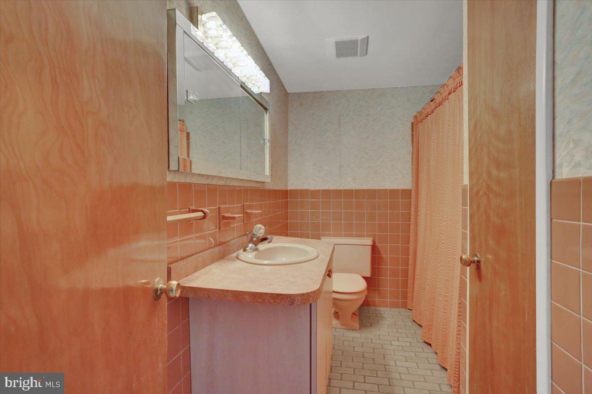 COLLEGE HILL - Residential