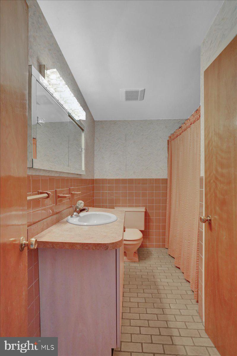 COLLEGE HILL - Residential