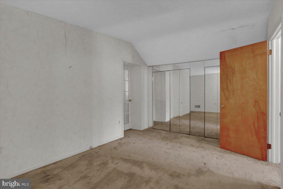 COLLEGE HILL - Residential