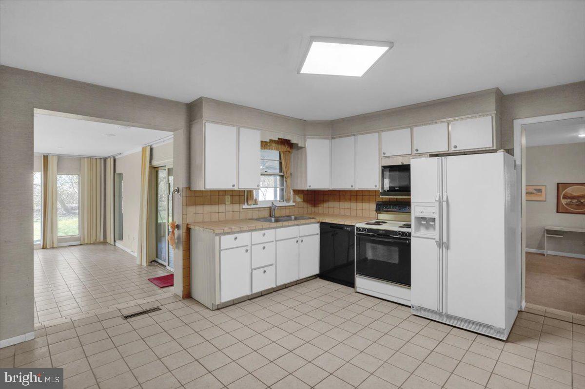 COLLEGE HILL - Residential