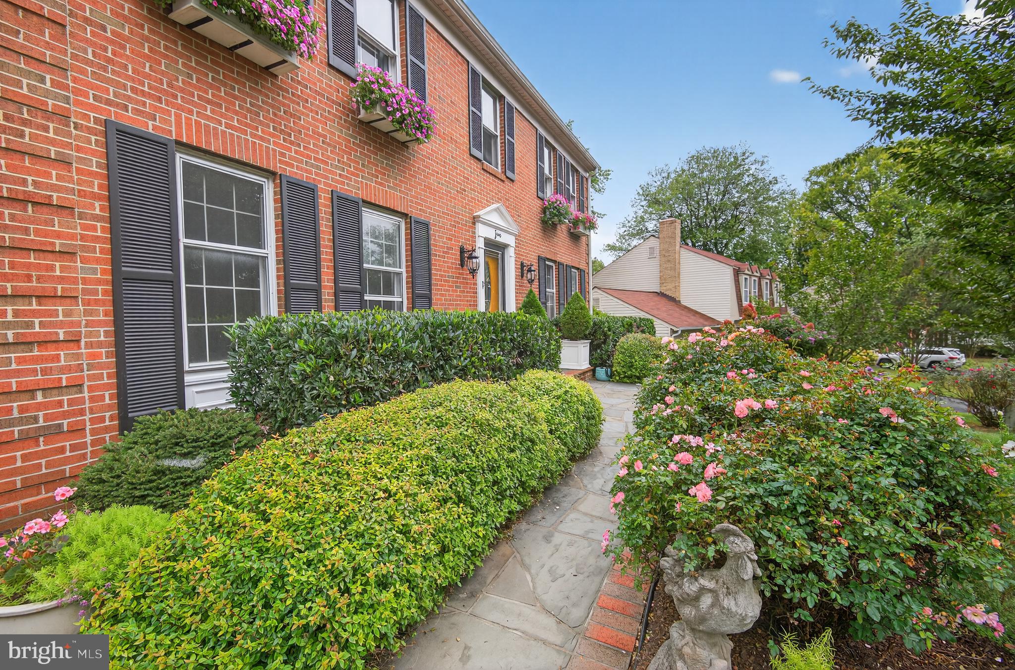 5 TURNHAM COURT