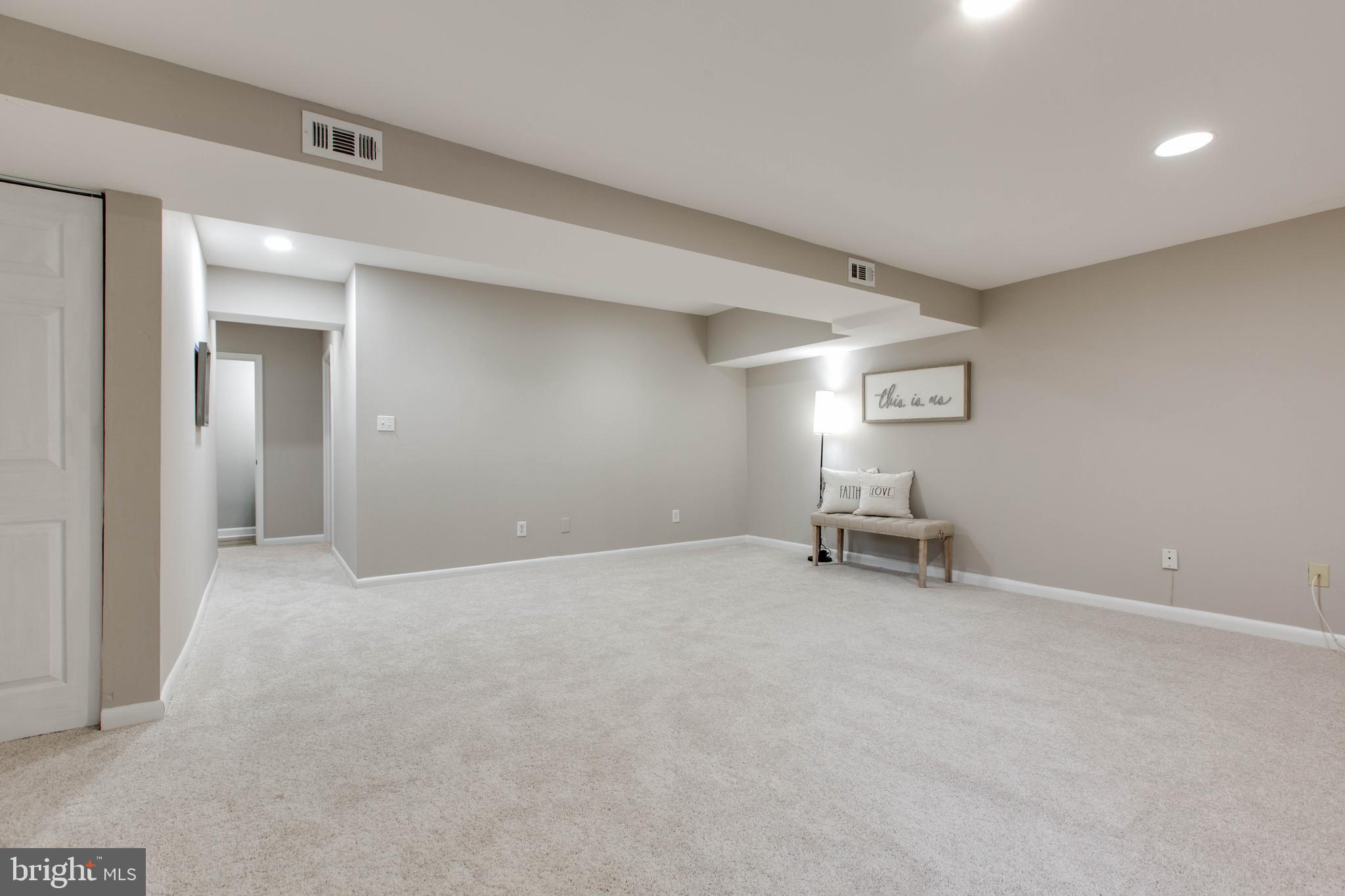 GOVERNORS LANDING - Residential