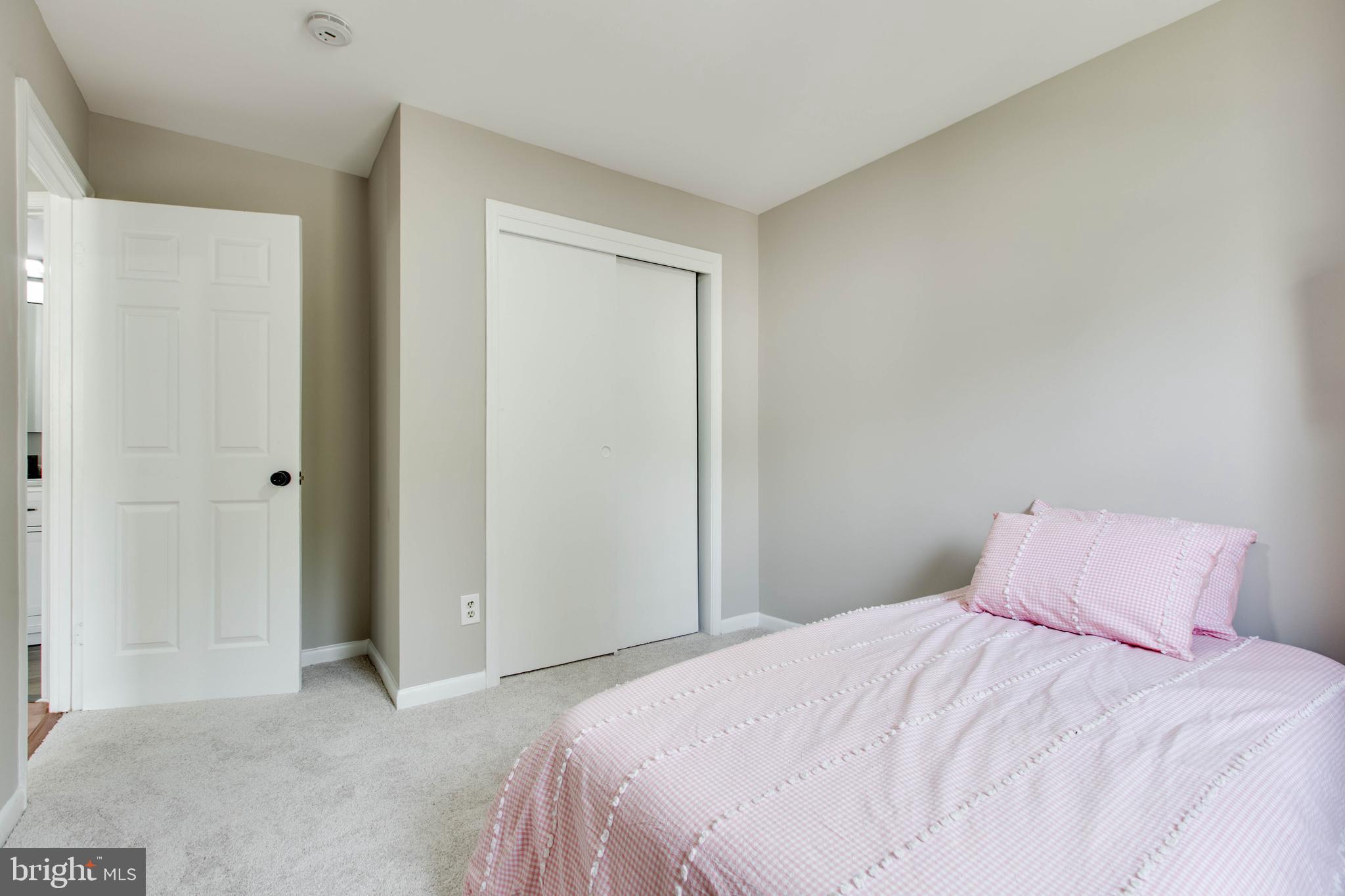 GOVERNORS LANDING - Residential