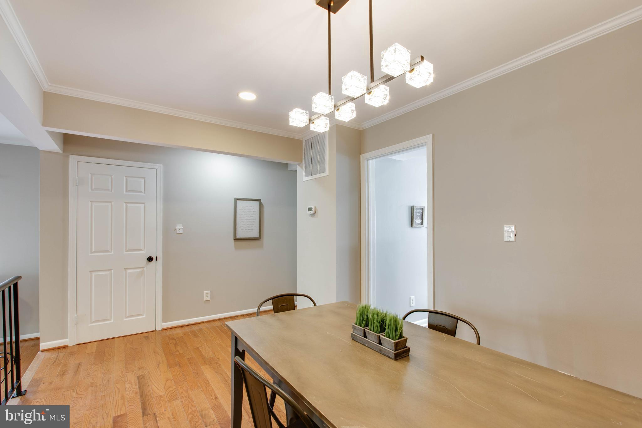 GOVERNORS LANDING - Residential