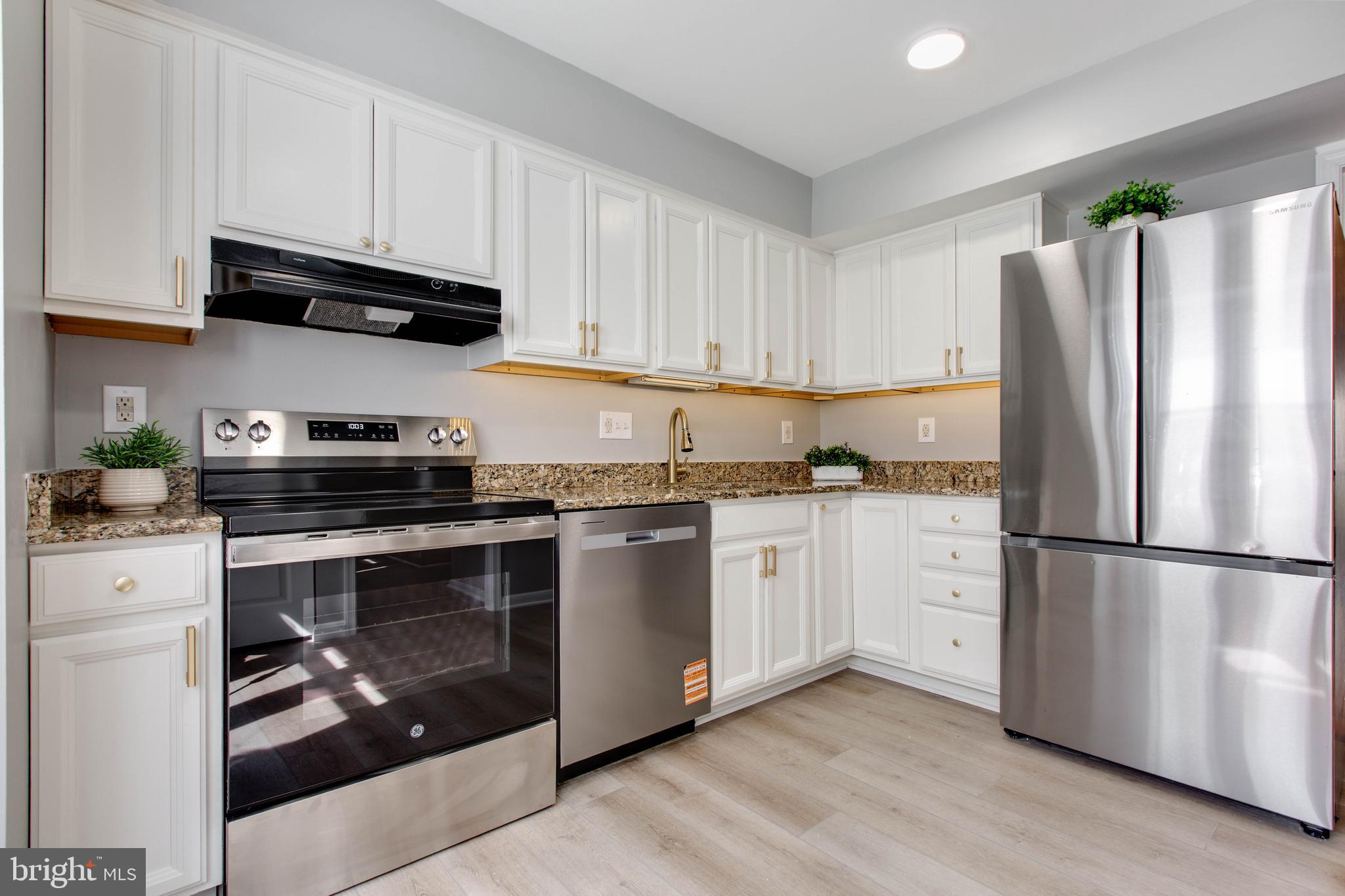 GOVERNORS LANDING - Residential