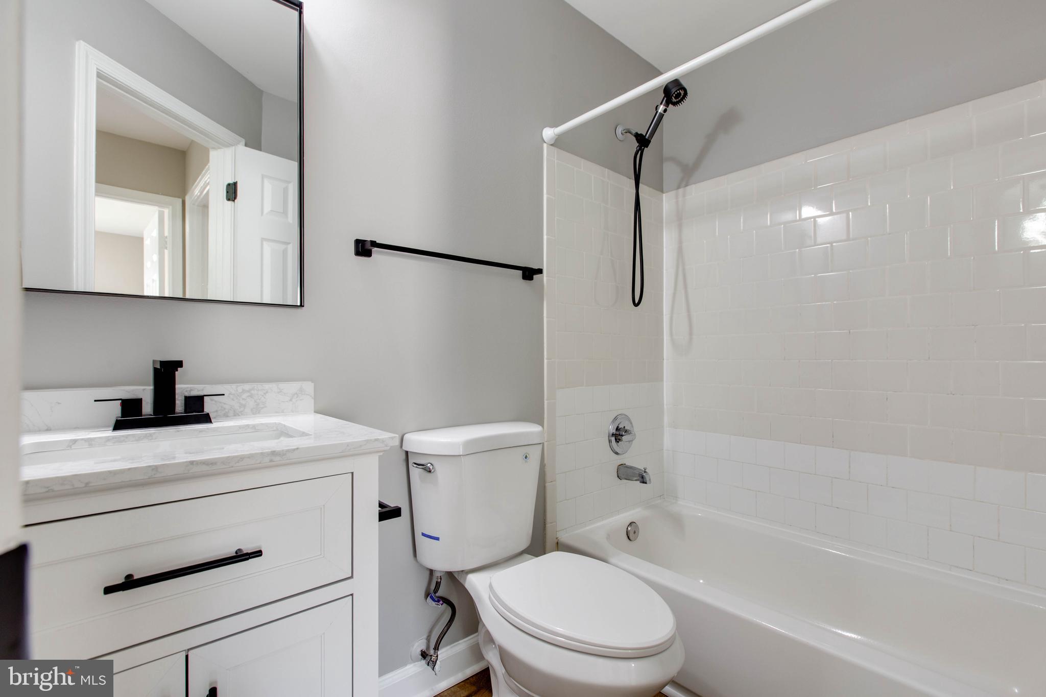 GOVERNORS LANDING - Residential