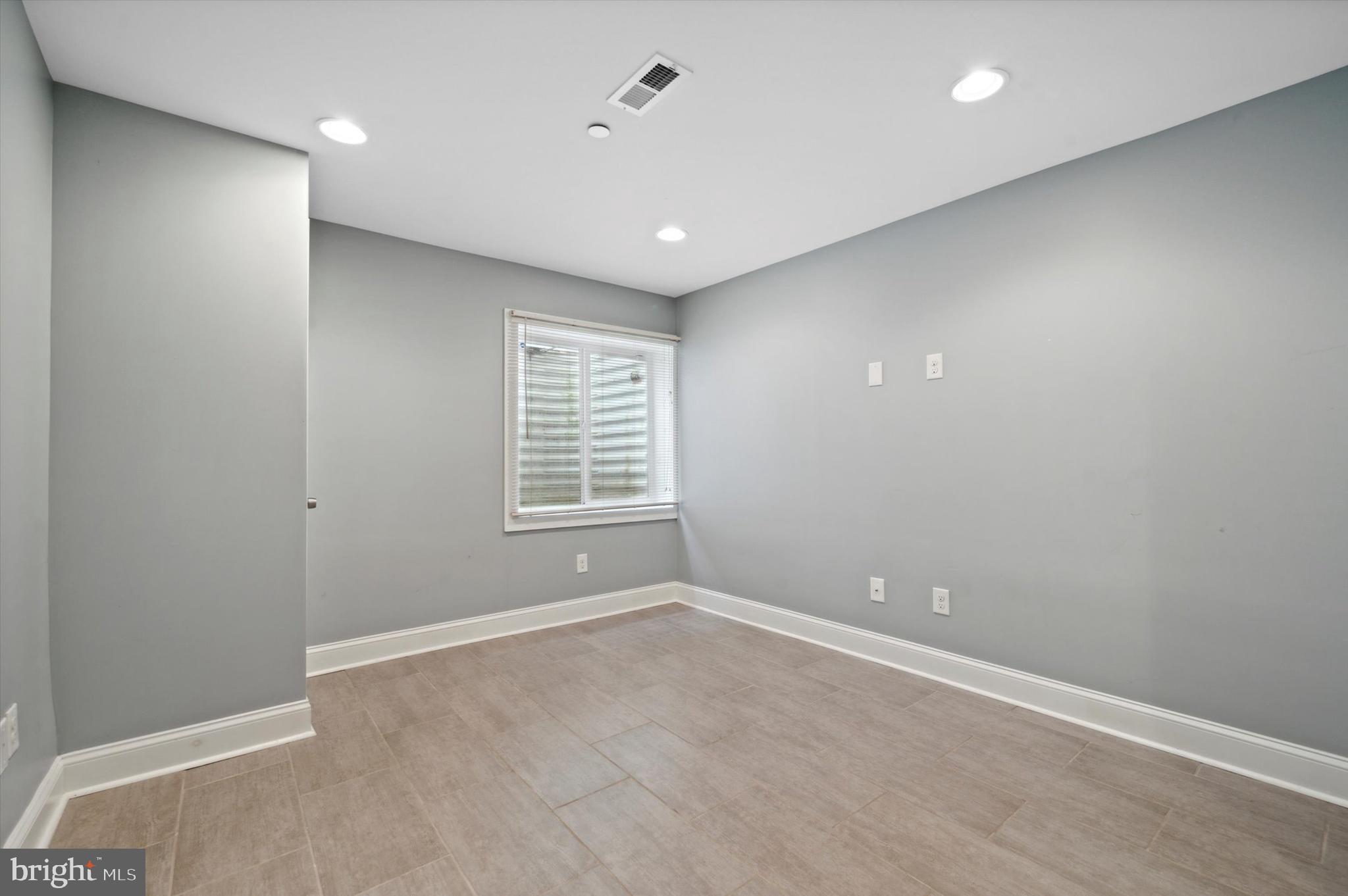 POINT BREEZE - Residential Lease