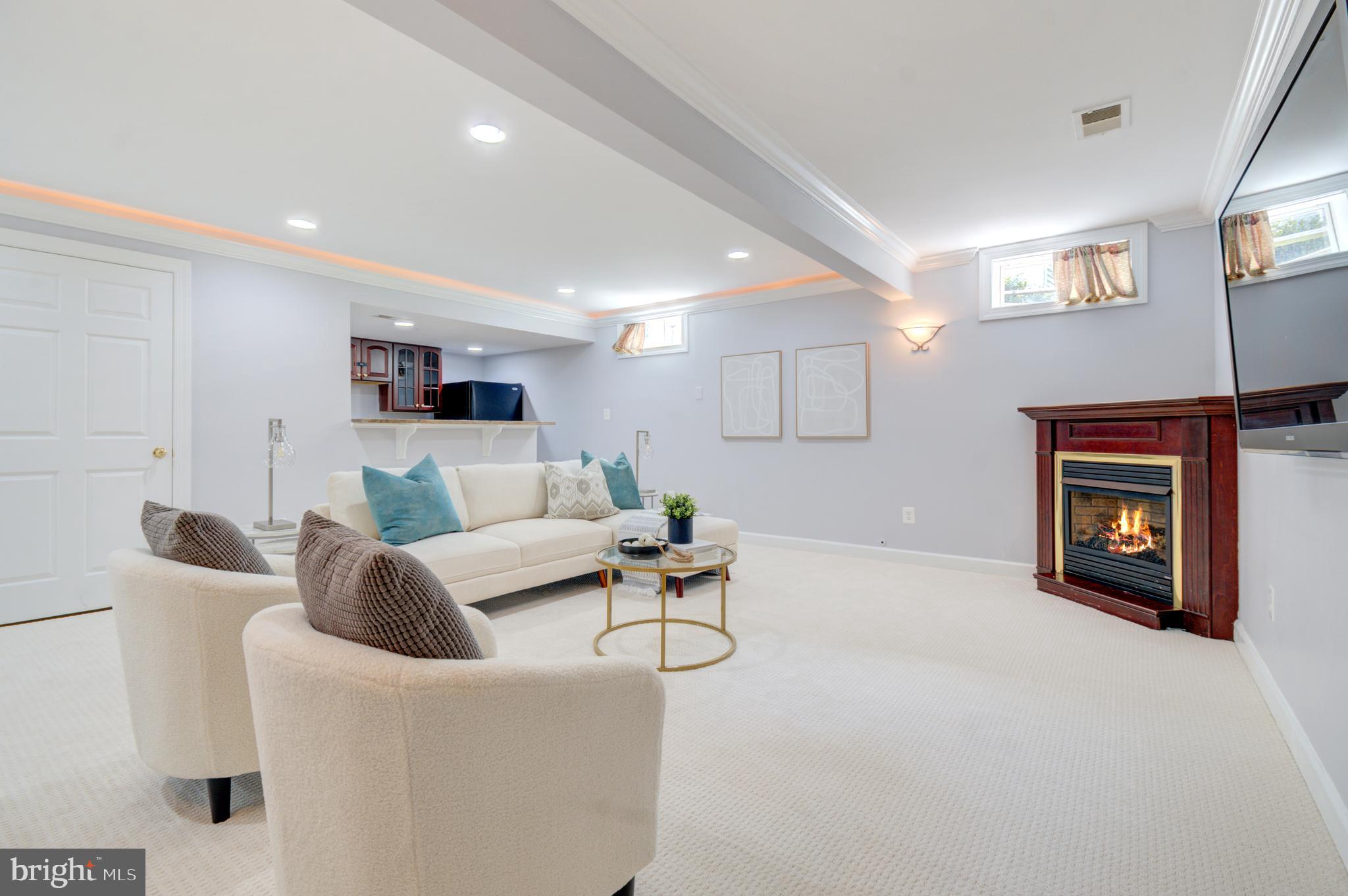 MEADOWBROOK WOODS - Residential