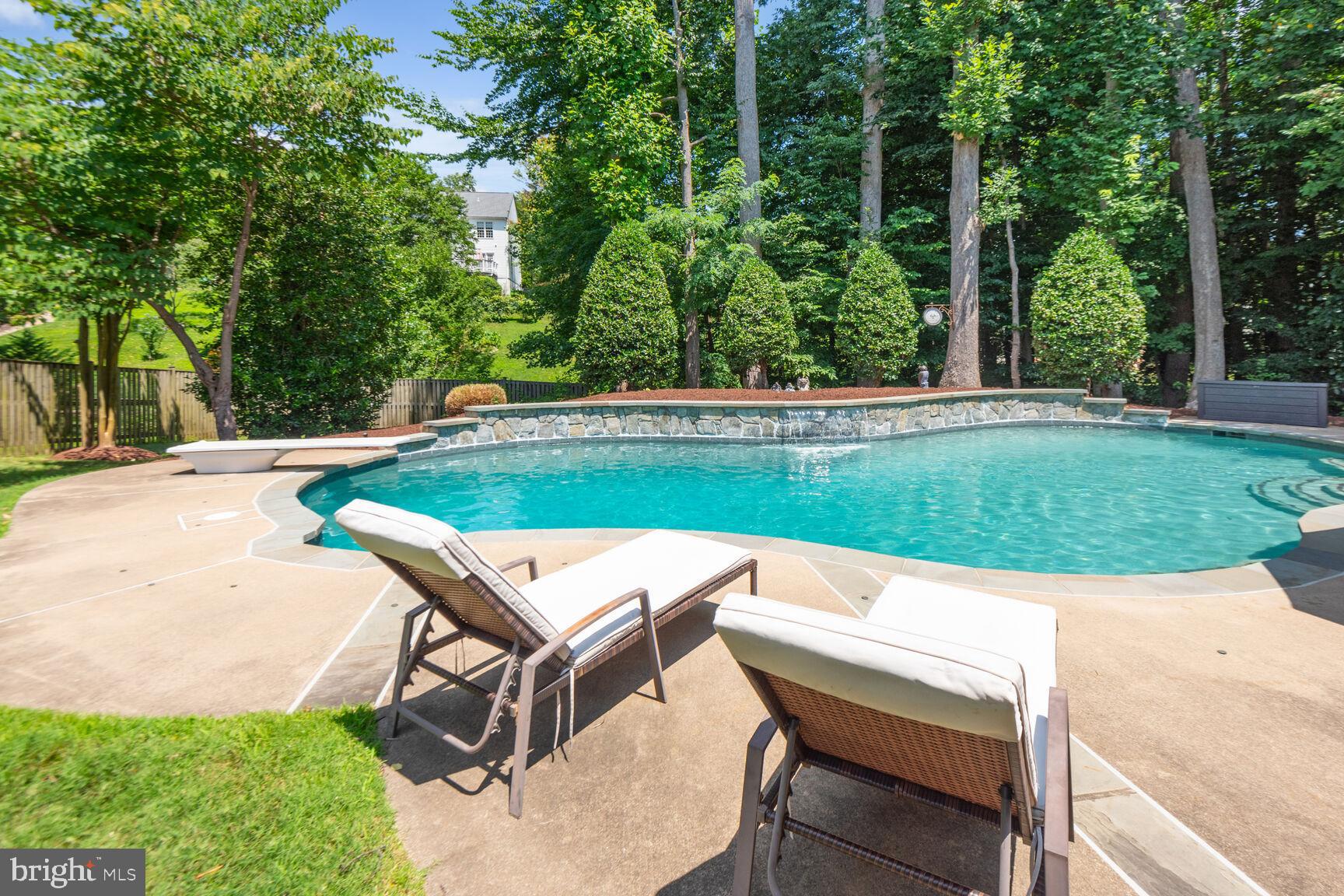 MEADOWBROOK WOODS - Residential