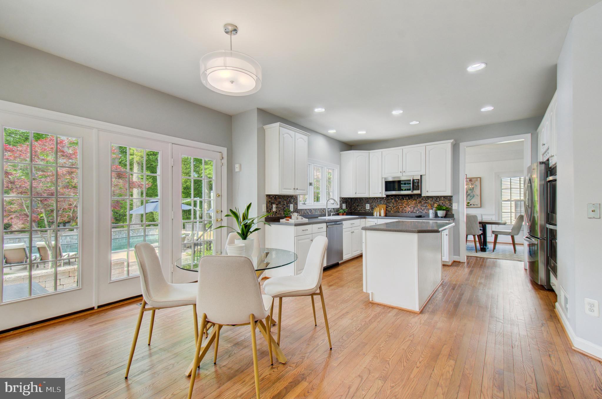 MEADOWBROOK WOODS - Residential