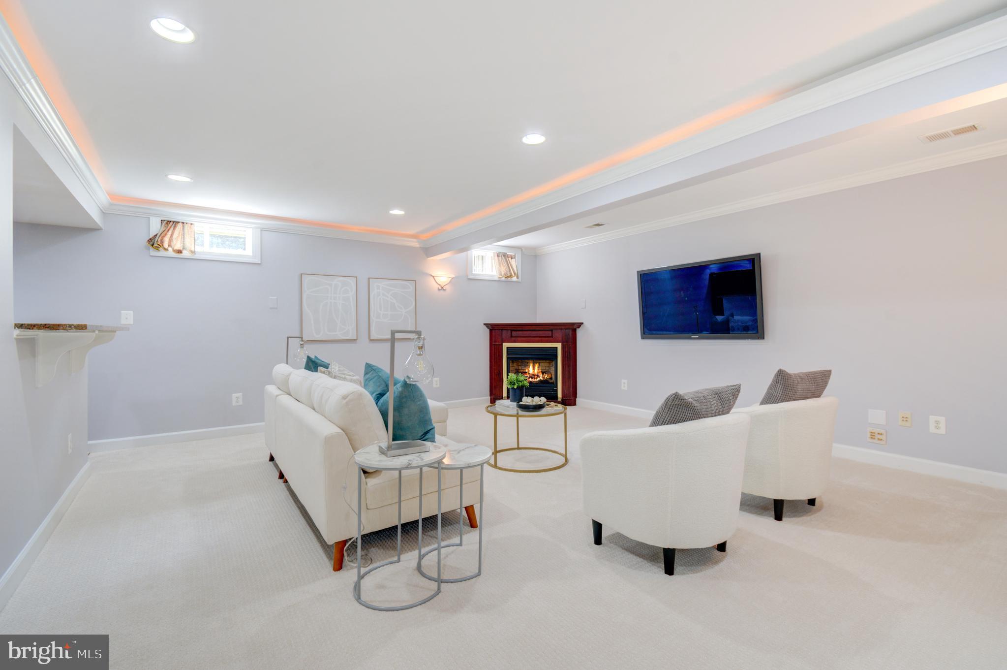 MEADOWBROOK WOODS - Residential