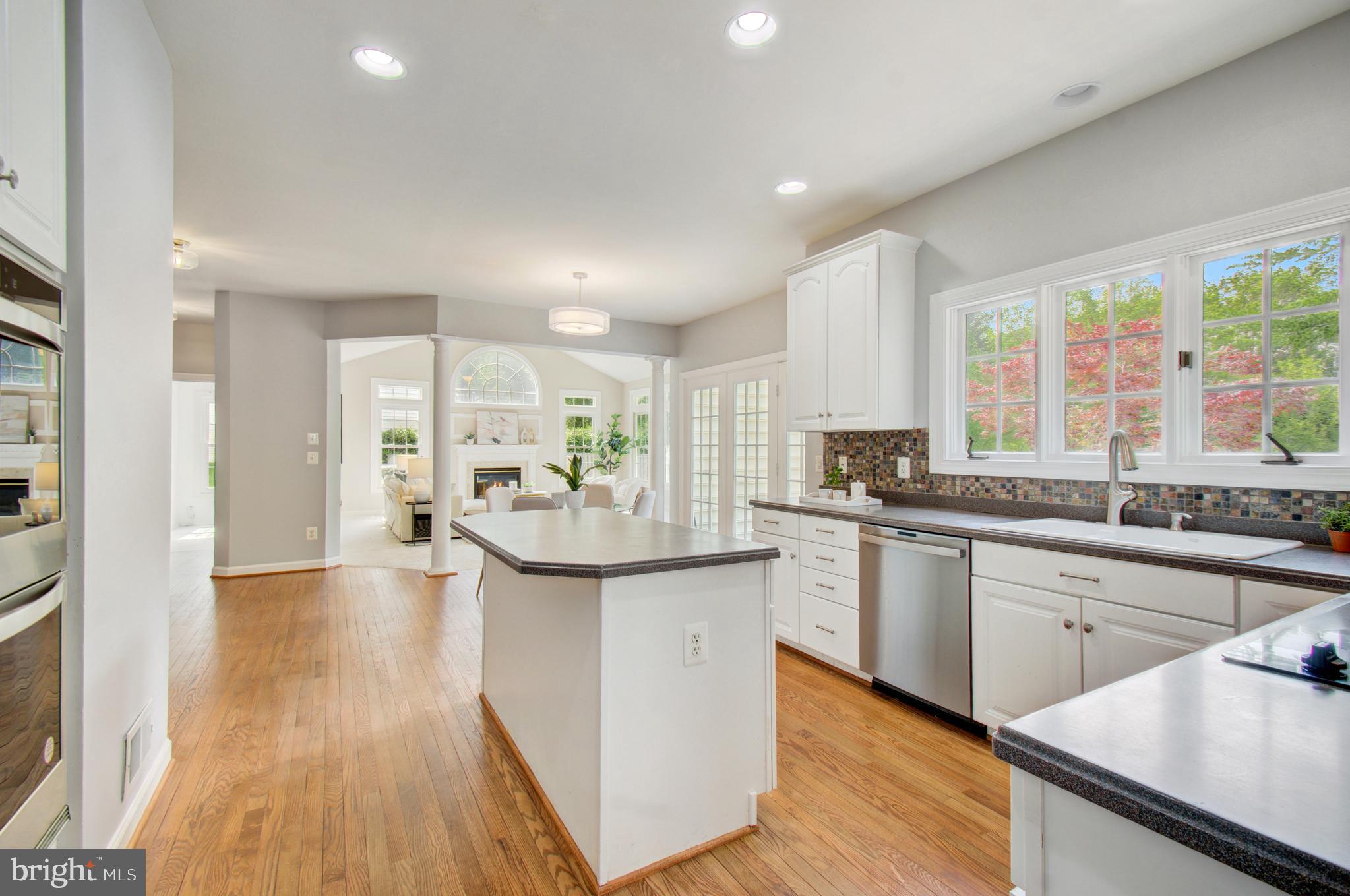 MEADOWBROOK WOODS - Residential