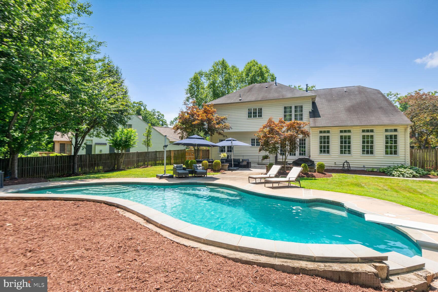 MEADOWBROOK WOODS - Residential