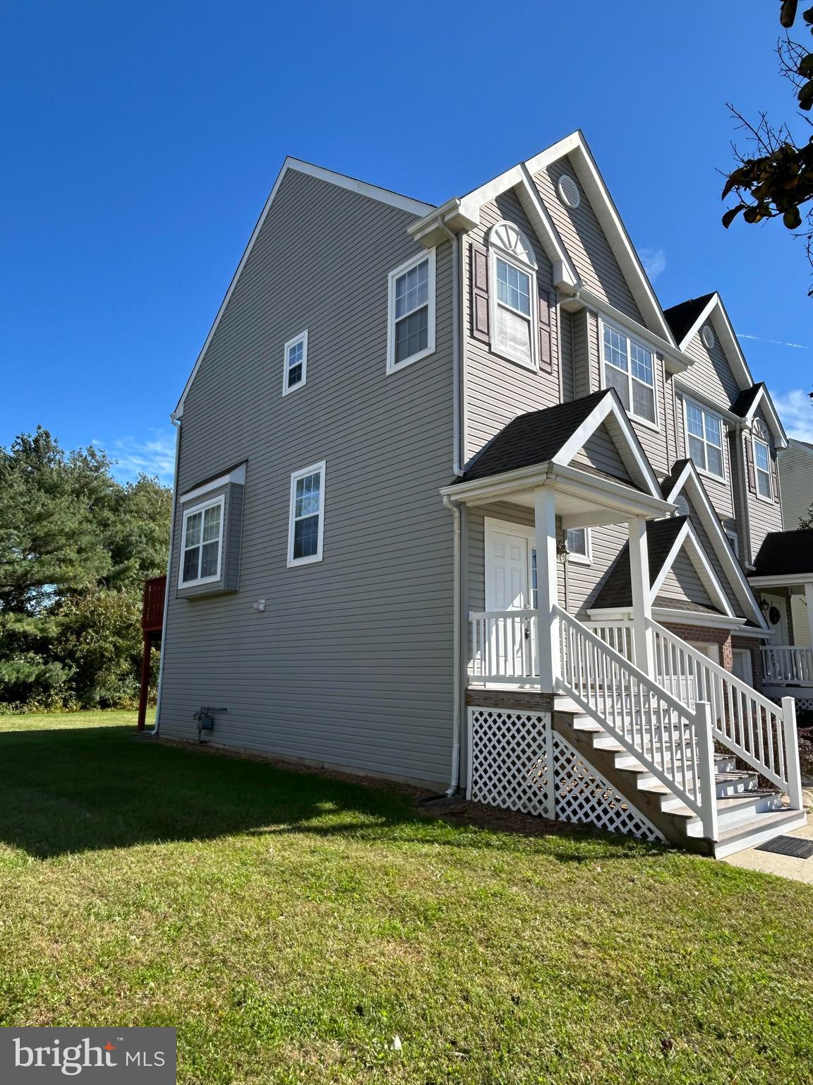 127 E SHELDRAKE CIRCLE
