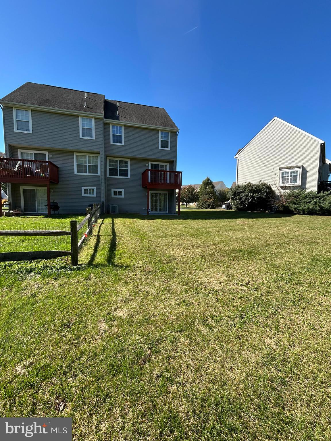 127 E SHELDRAKE CIRCLE