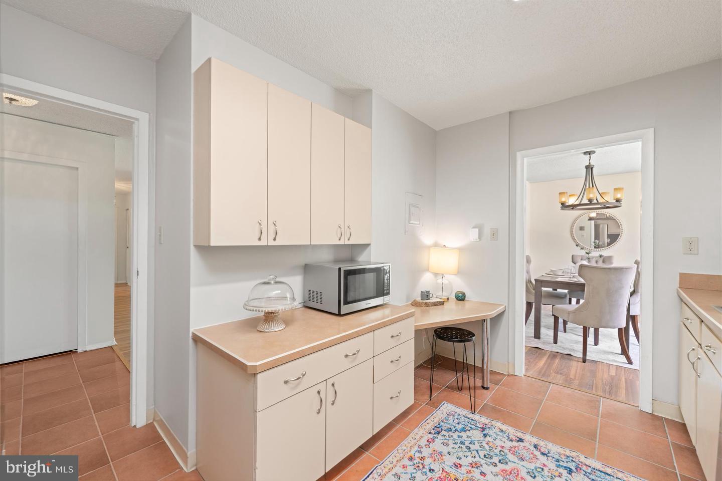 ROLAND PARK - Residential Lease