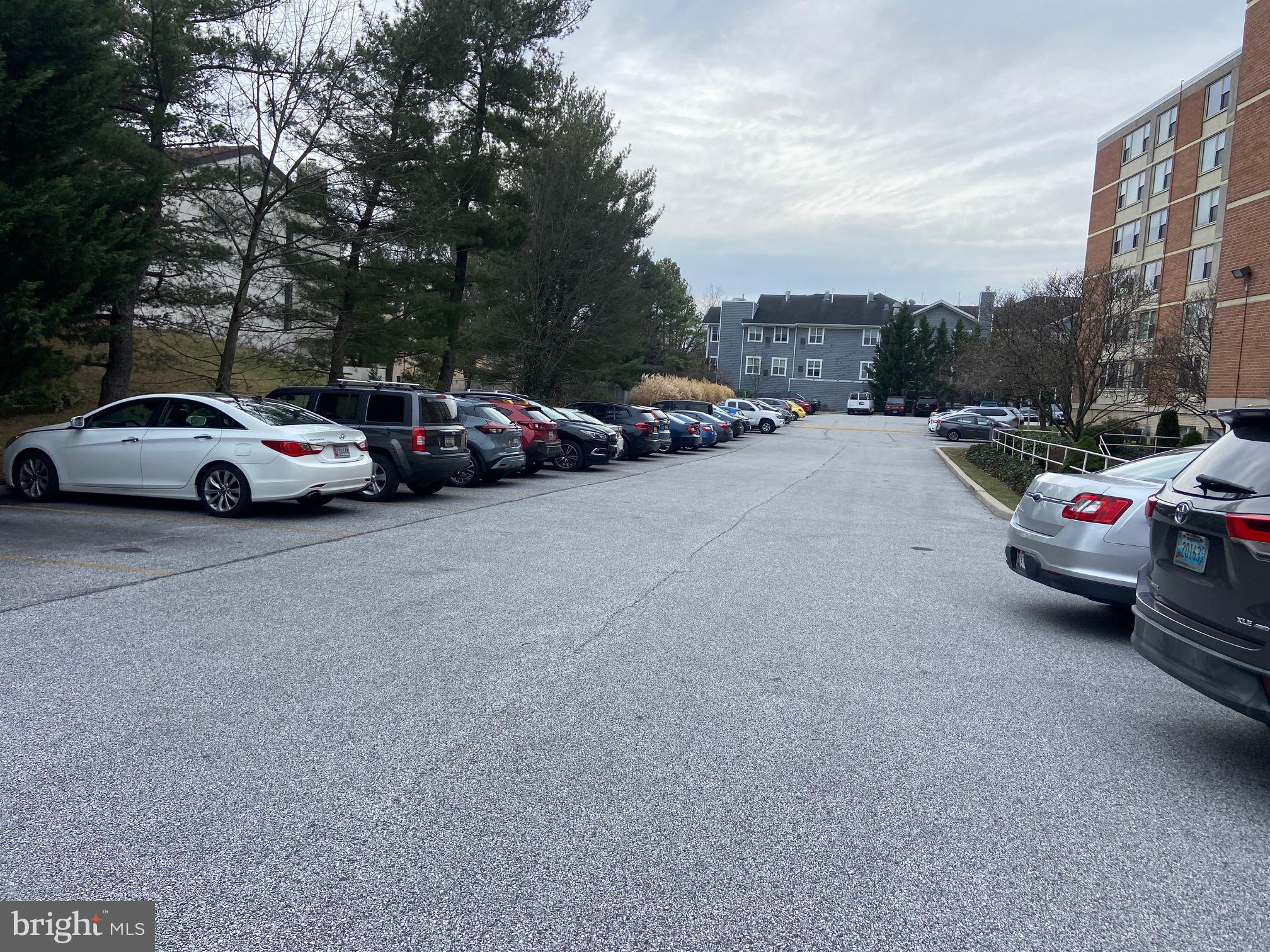 ROLAND PARK - Residential Lease