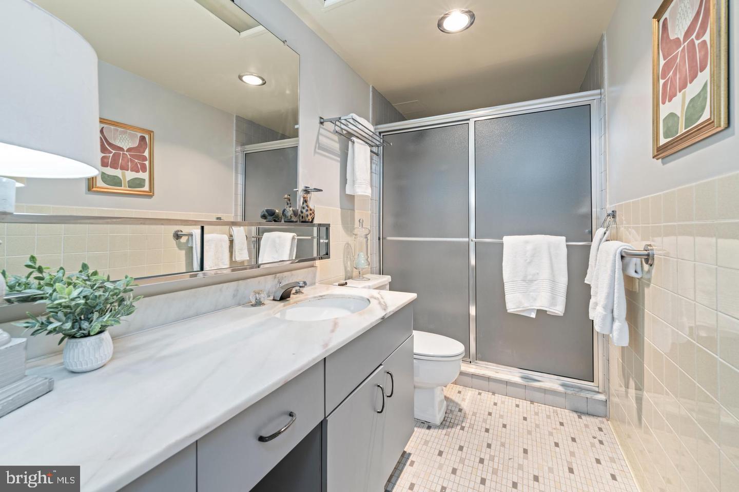 ROLAND PARK - Residential Lease