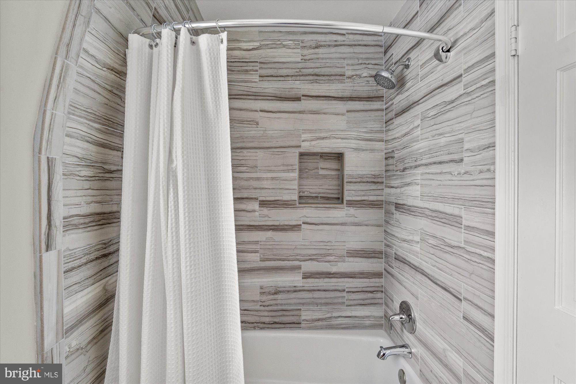 COLLEGE PARK - Residential