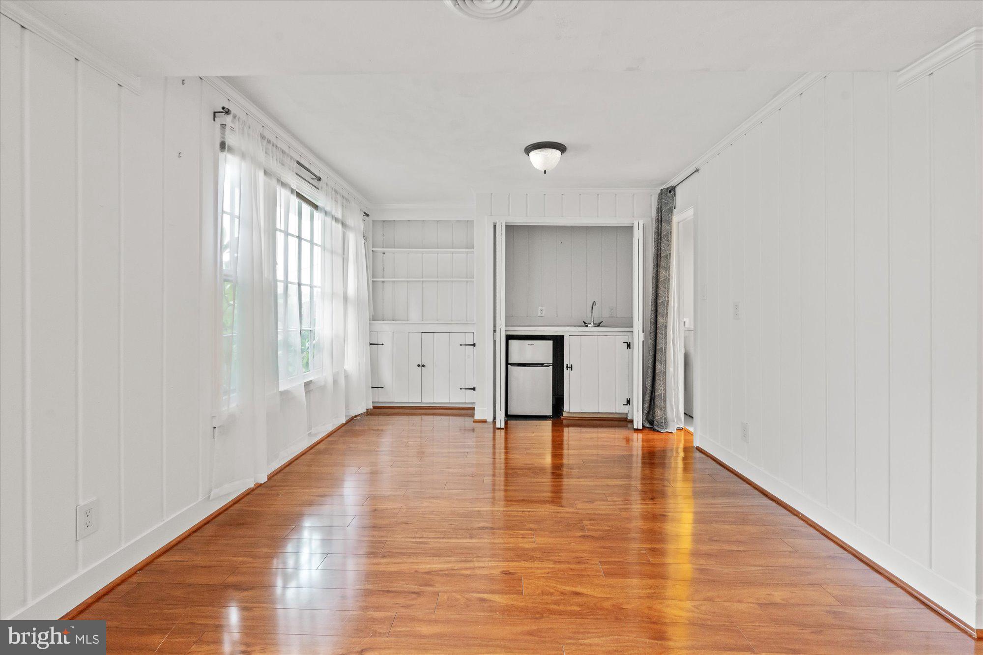 COLLEGE PARK - Residential