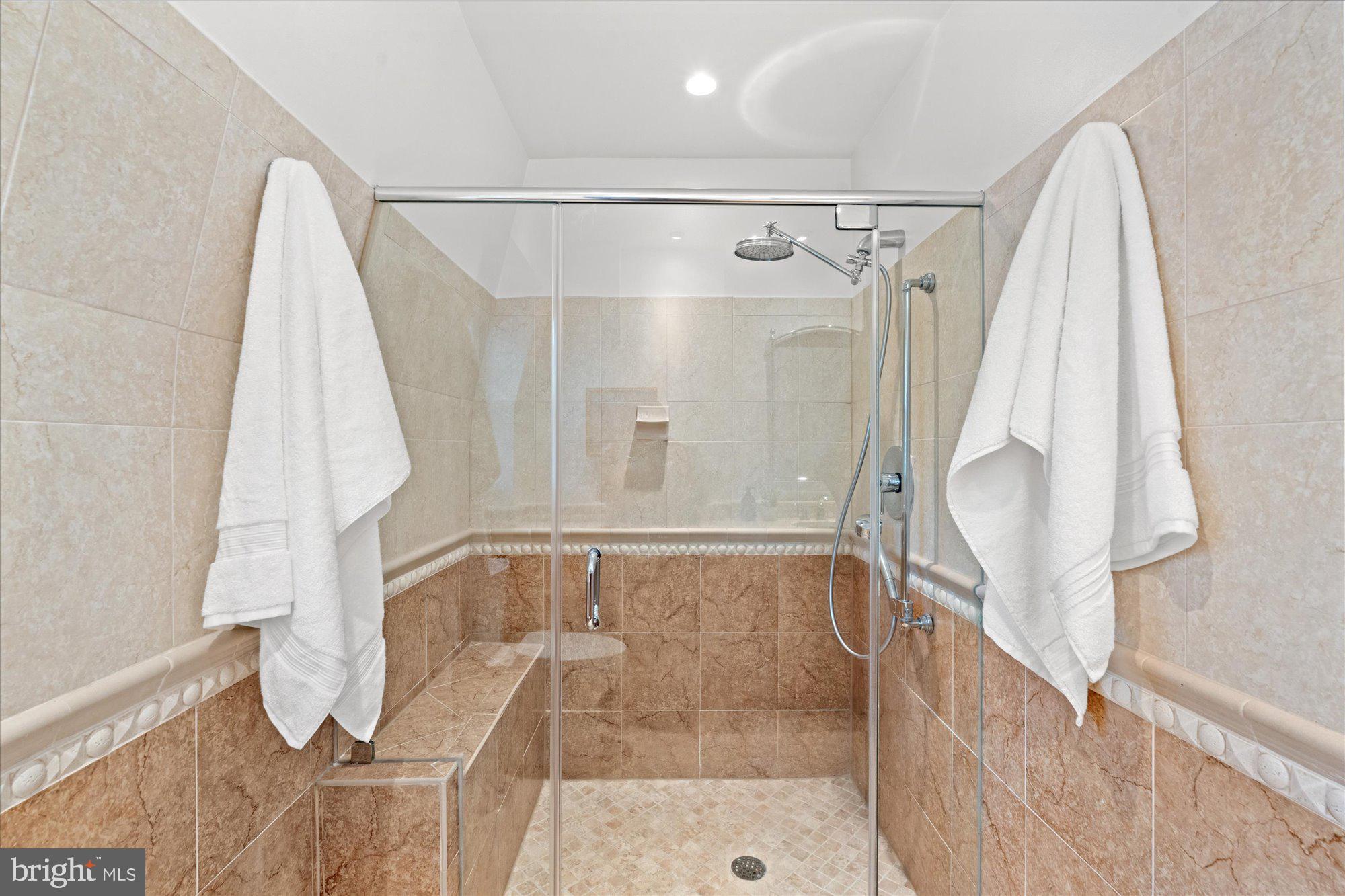 COLLEGE PARK - Residential