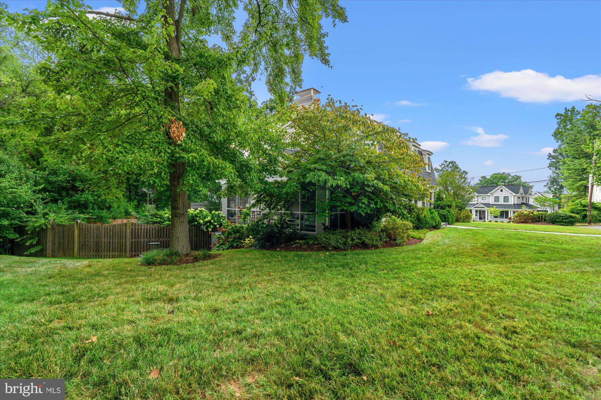 COLLEGE PARK - Residential