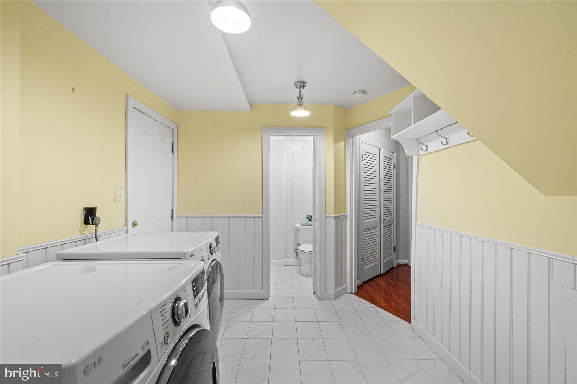 COLLEGE PARK - Residential