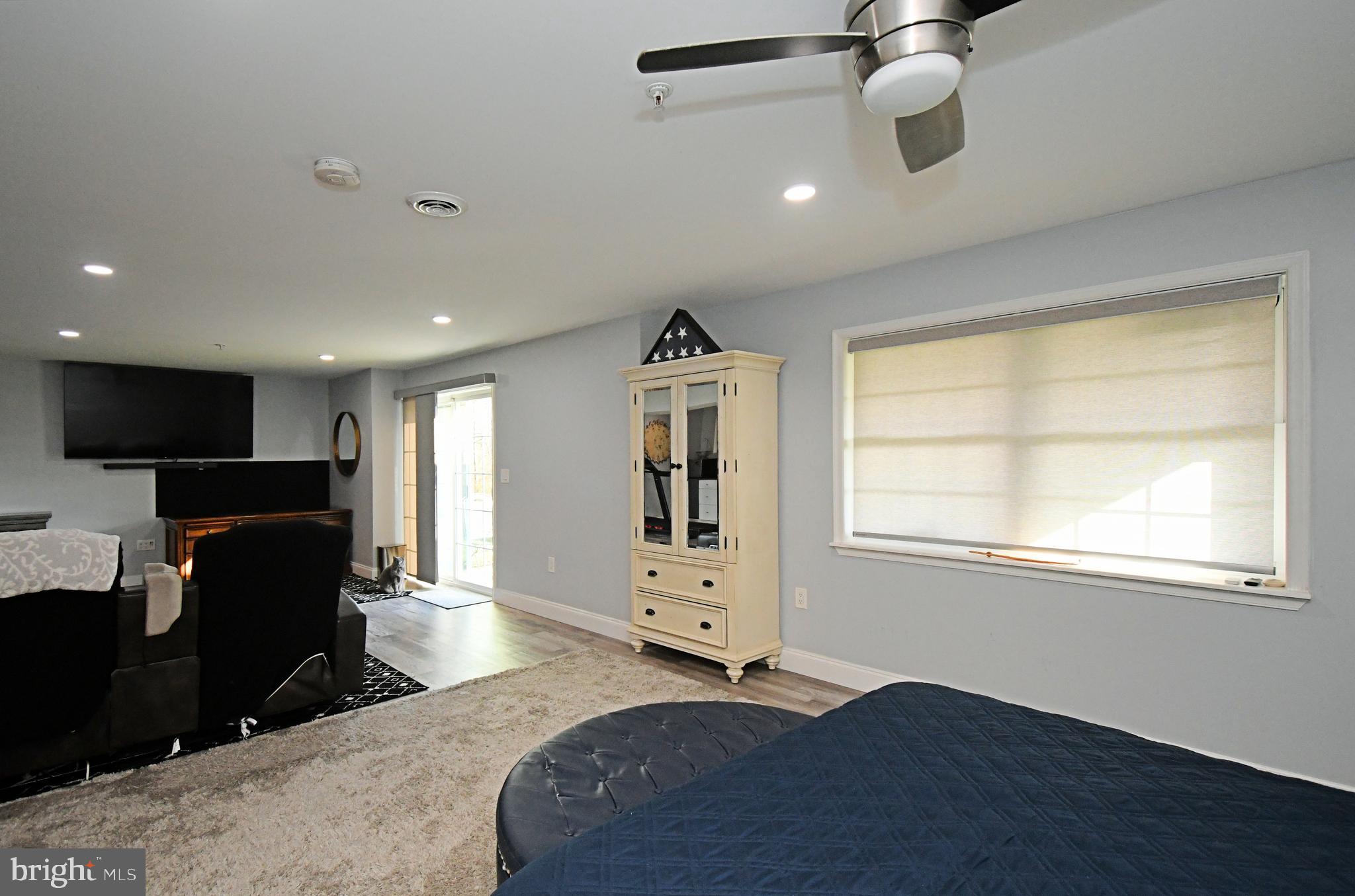 THE WOODS AT ROCK RAYMOND - Residential