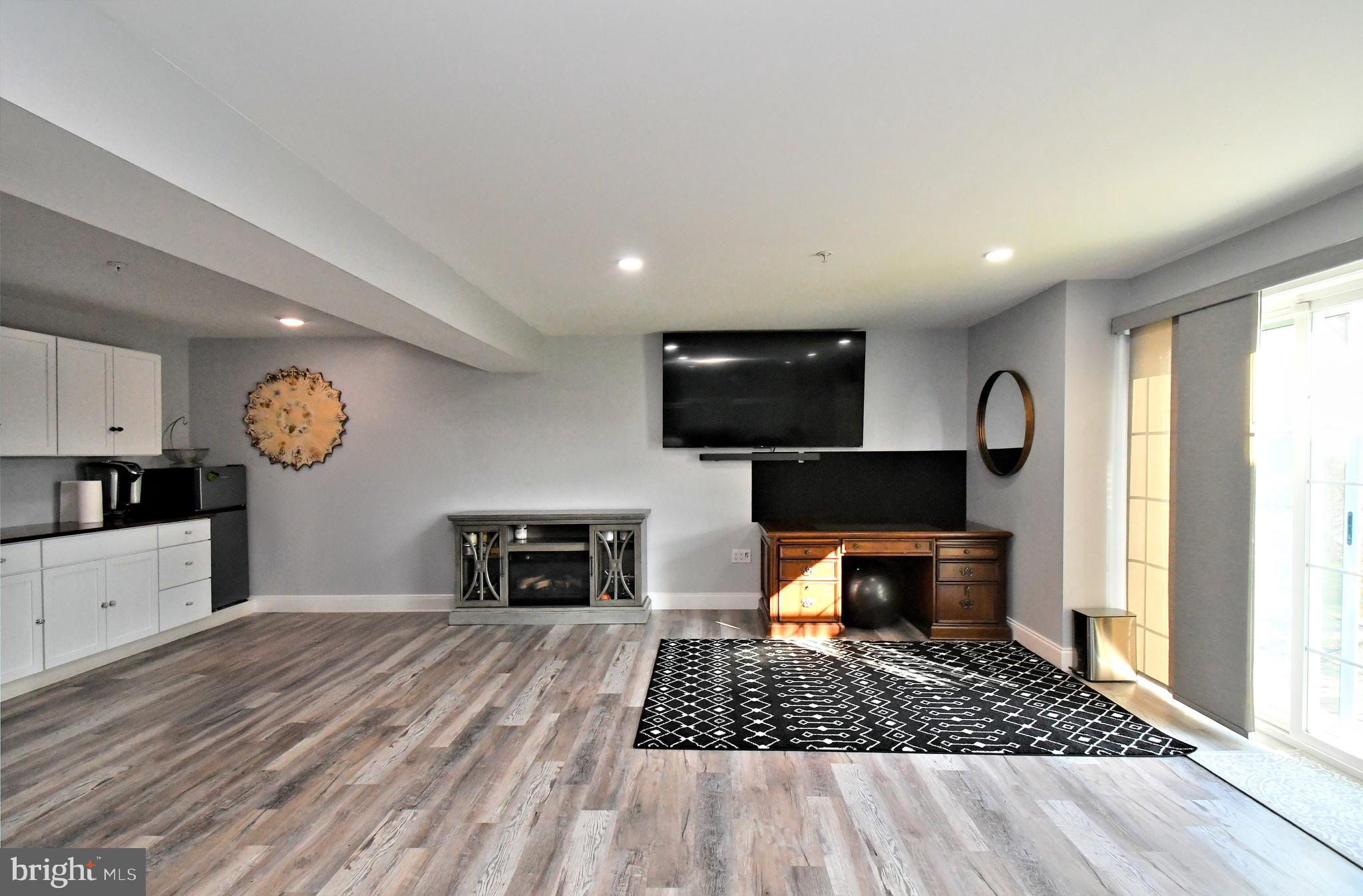 THE WOODS AT ROCK RAYMOND - Residential