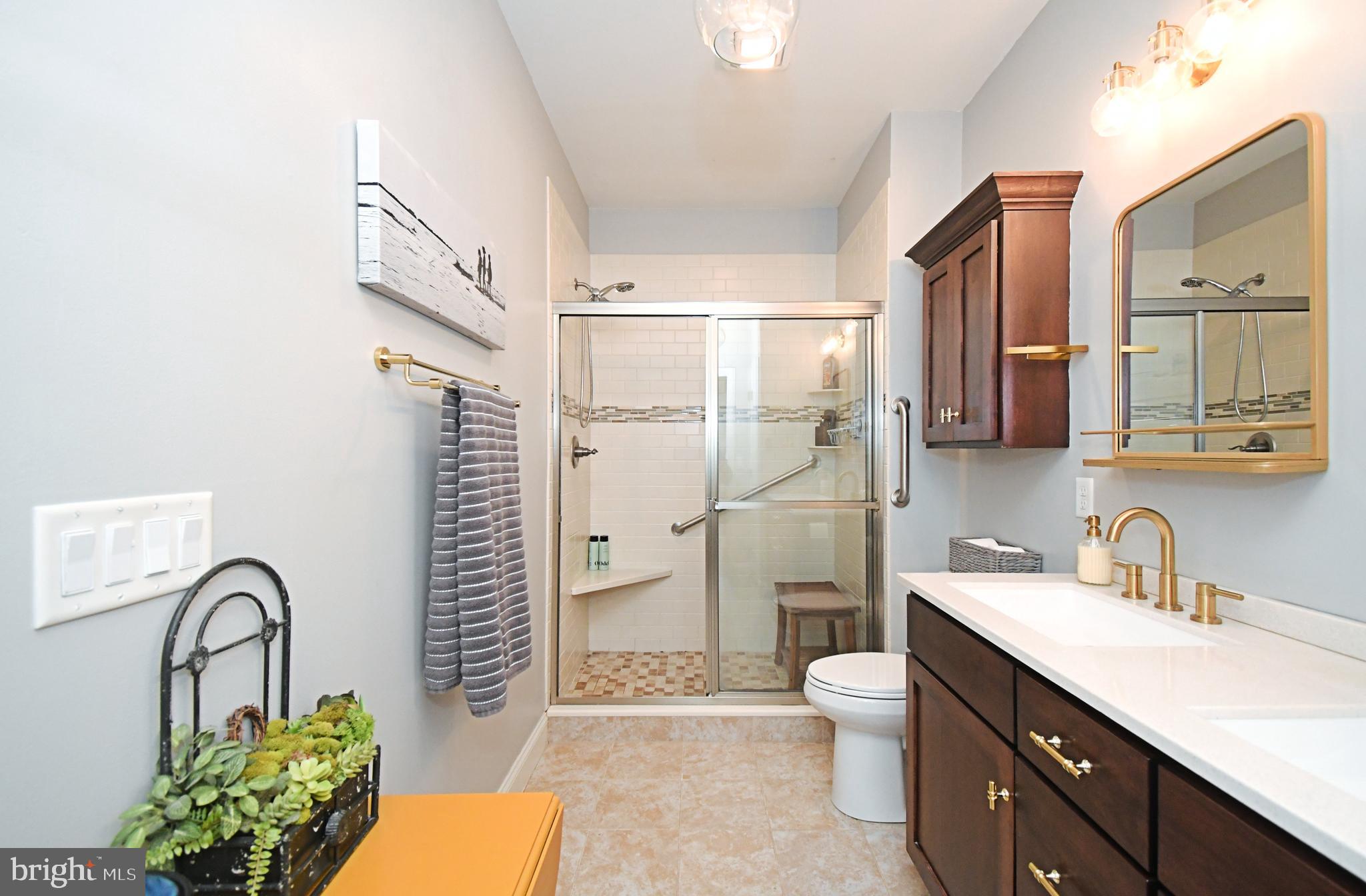 THE WOODS AT ROCK RAYMOND - Residential