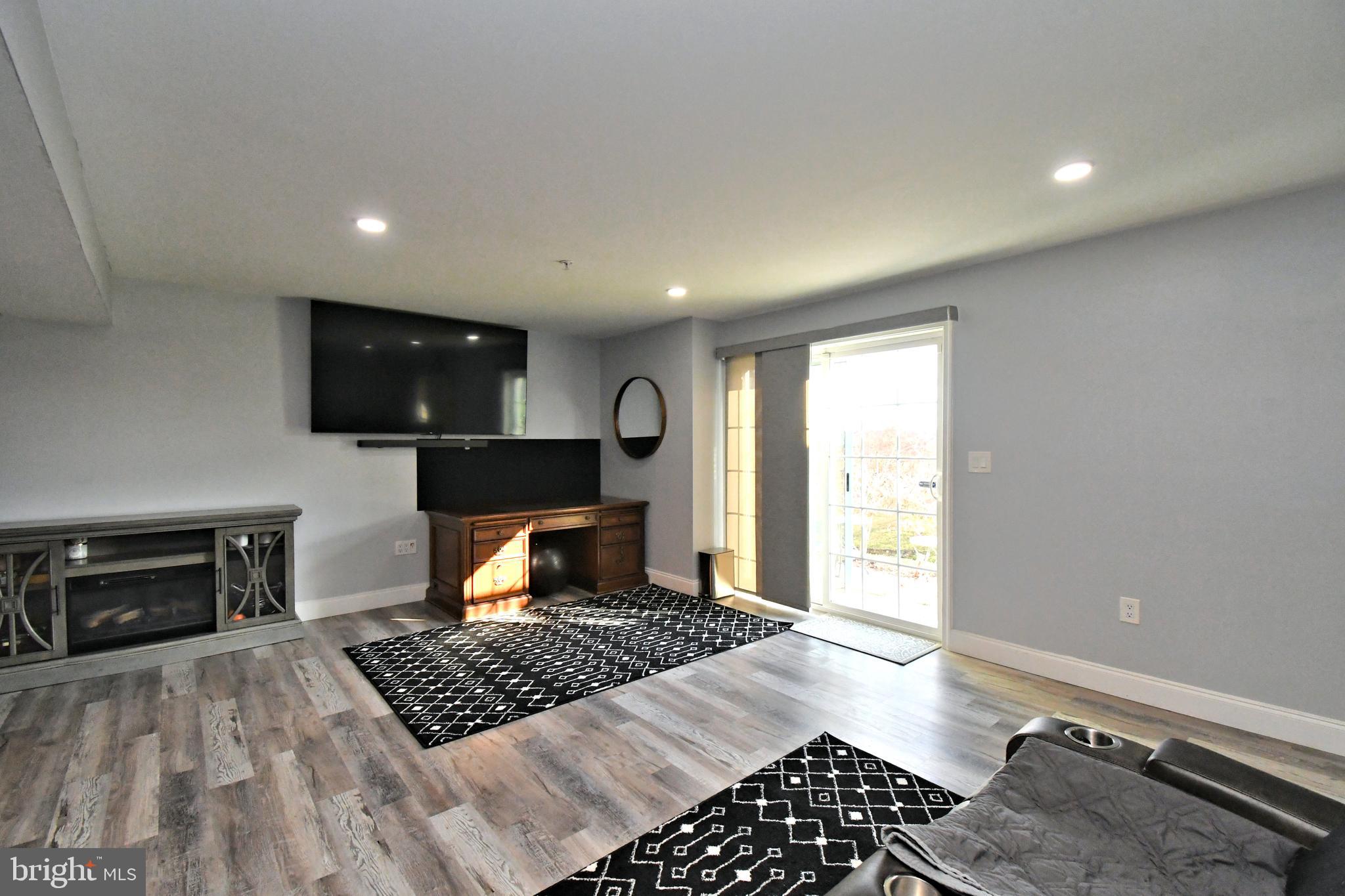 THE WOODS AT ROCK RAYMOND - Residential