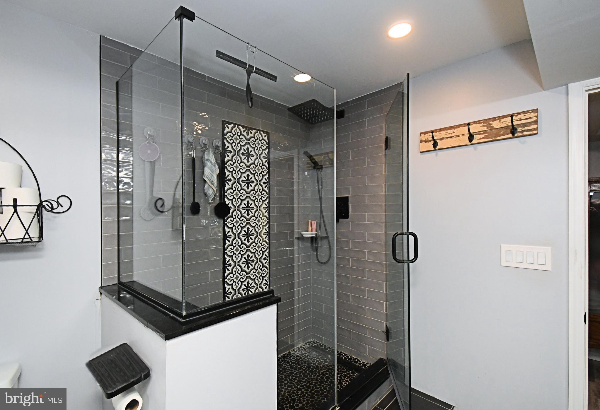 THE WOODS AT ROCK RAYMOND - Residential