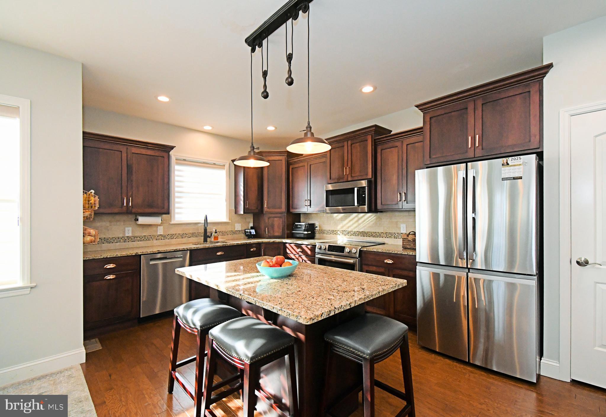 THE WOODS AT ROCK RAYMOND - Residential