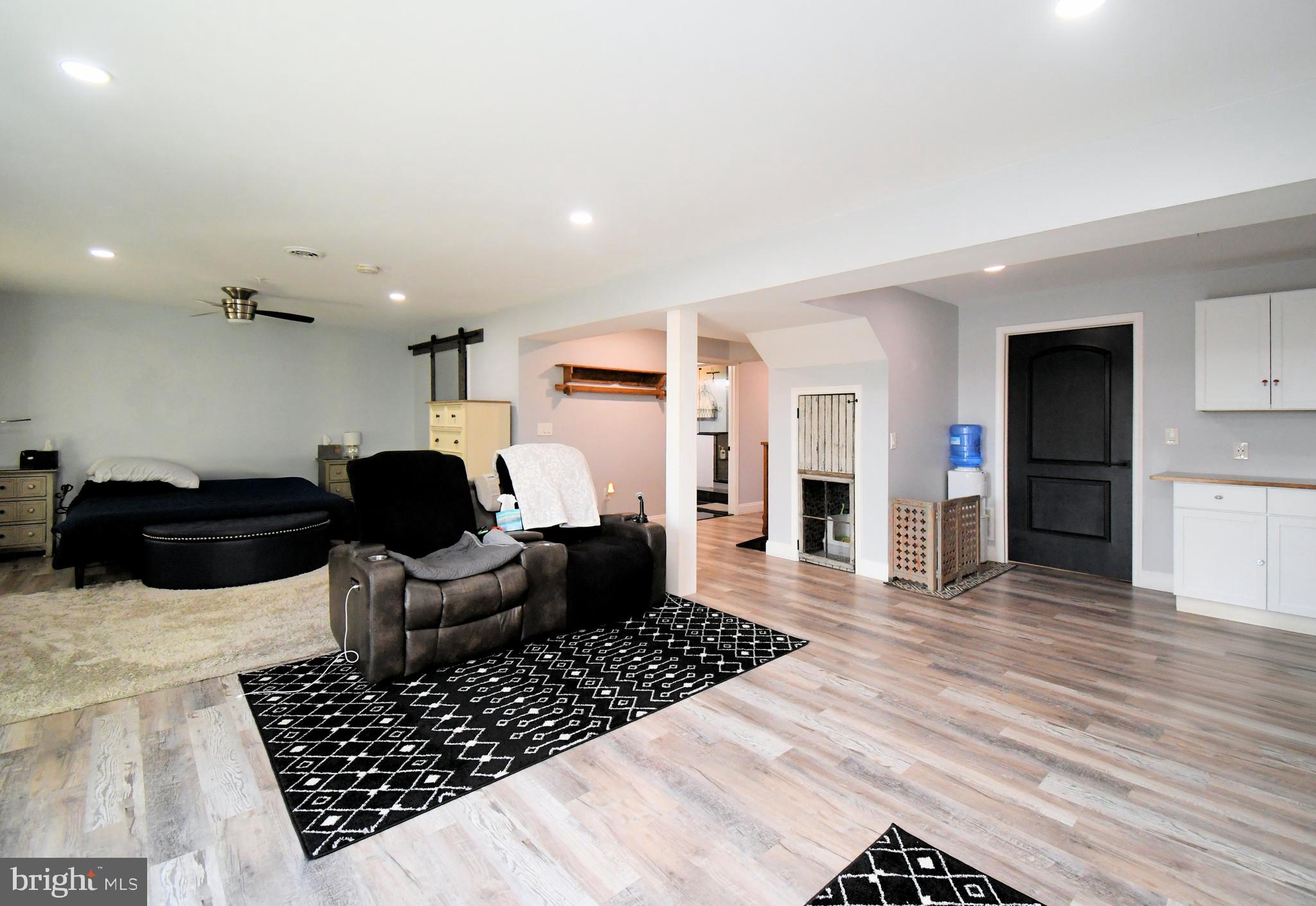 THE WOODS AT ROCK RAYMOND - Residential