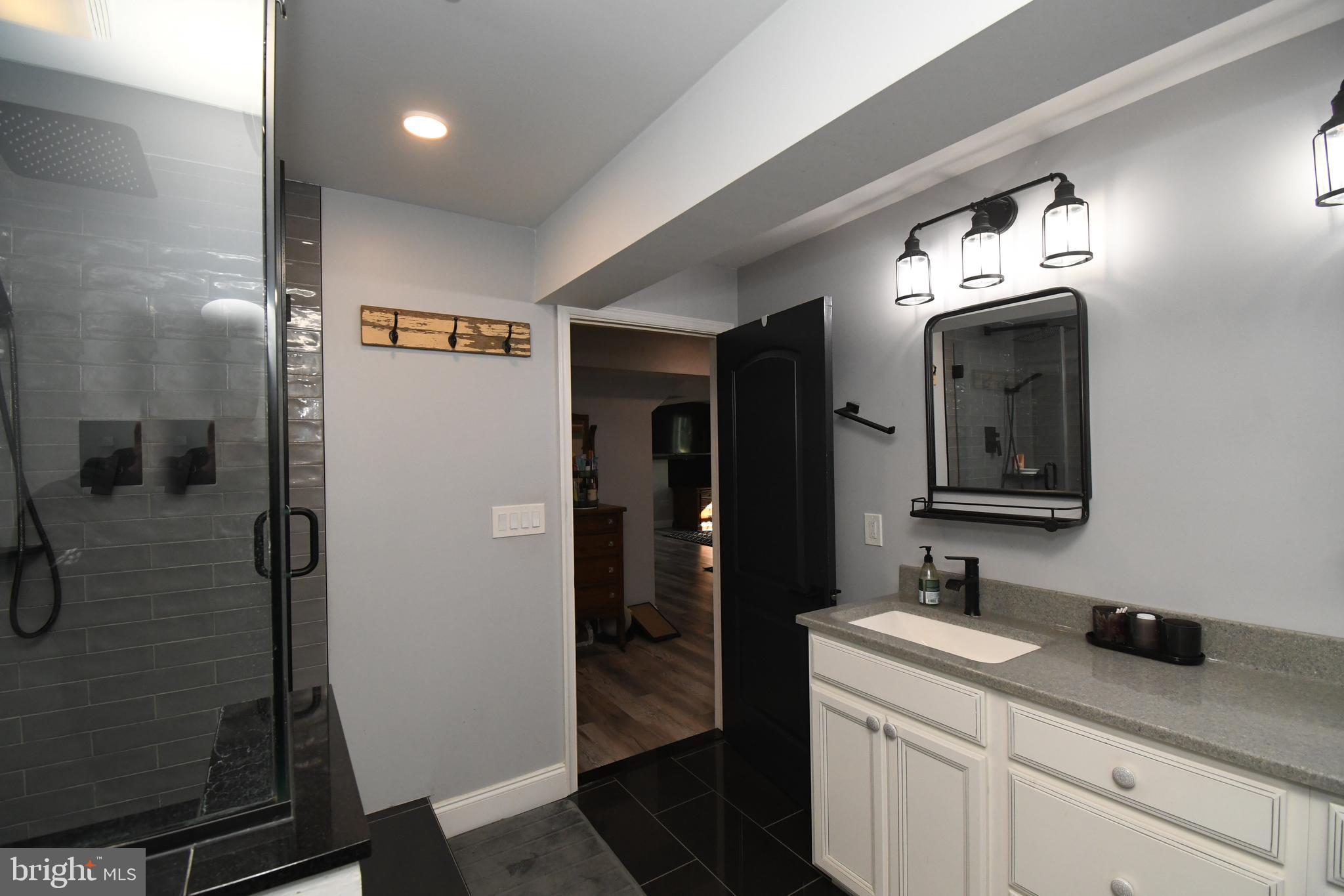 THE WOODS AT ROCK RAYMOND - Residential