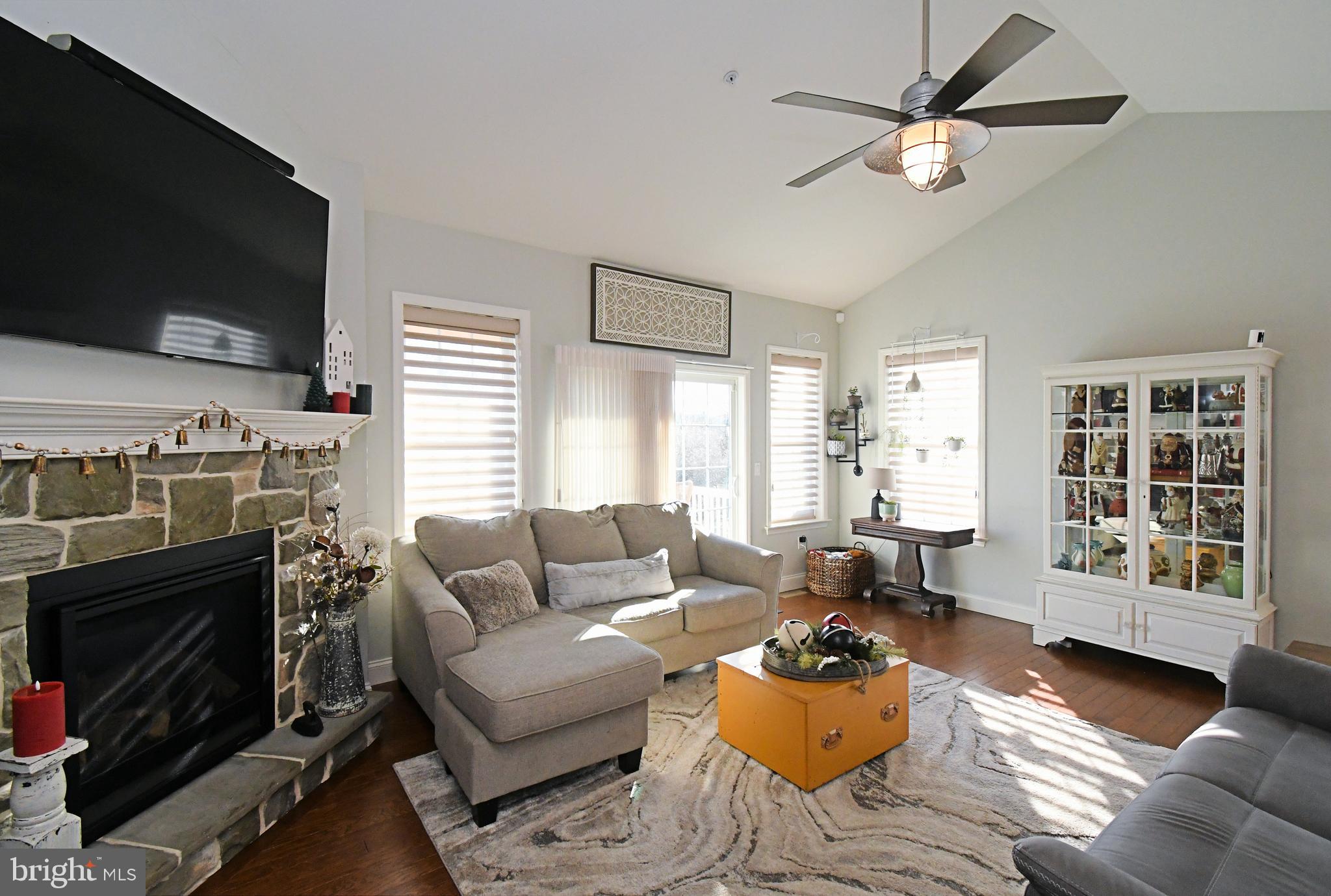 THE WOODS AT ROCK RAYMOND - Residential