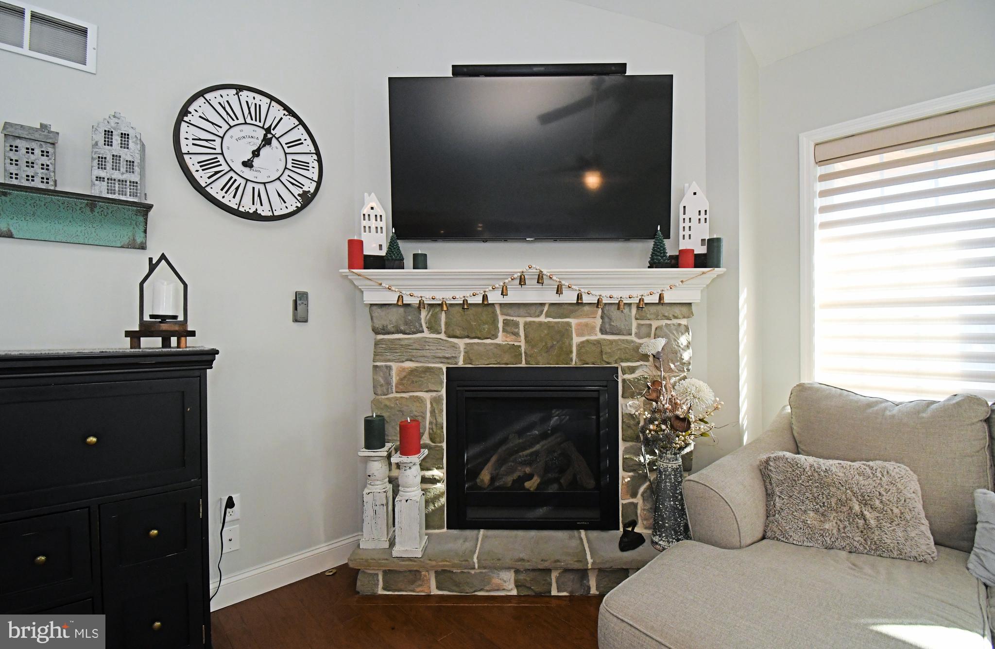 THE WOODS AT ROCK RAYMOND - Residential