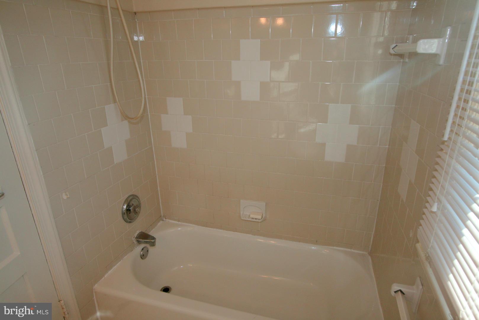 JEFFERSON MANOR - Residential Lease