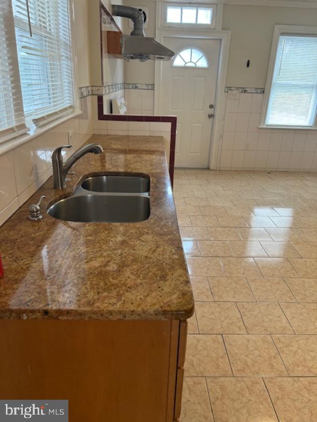 ARONIMINK - Residential Lease