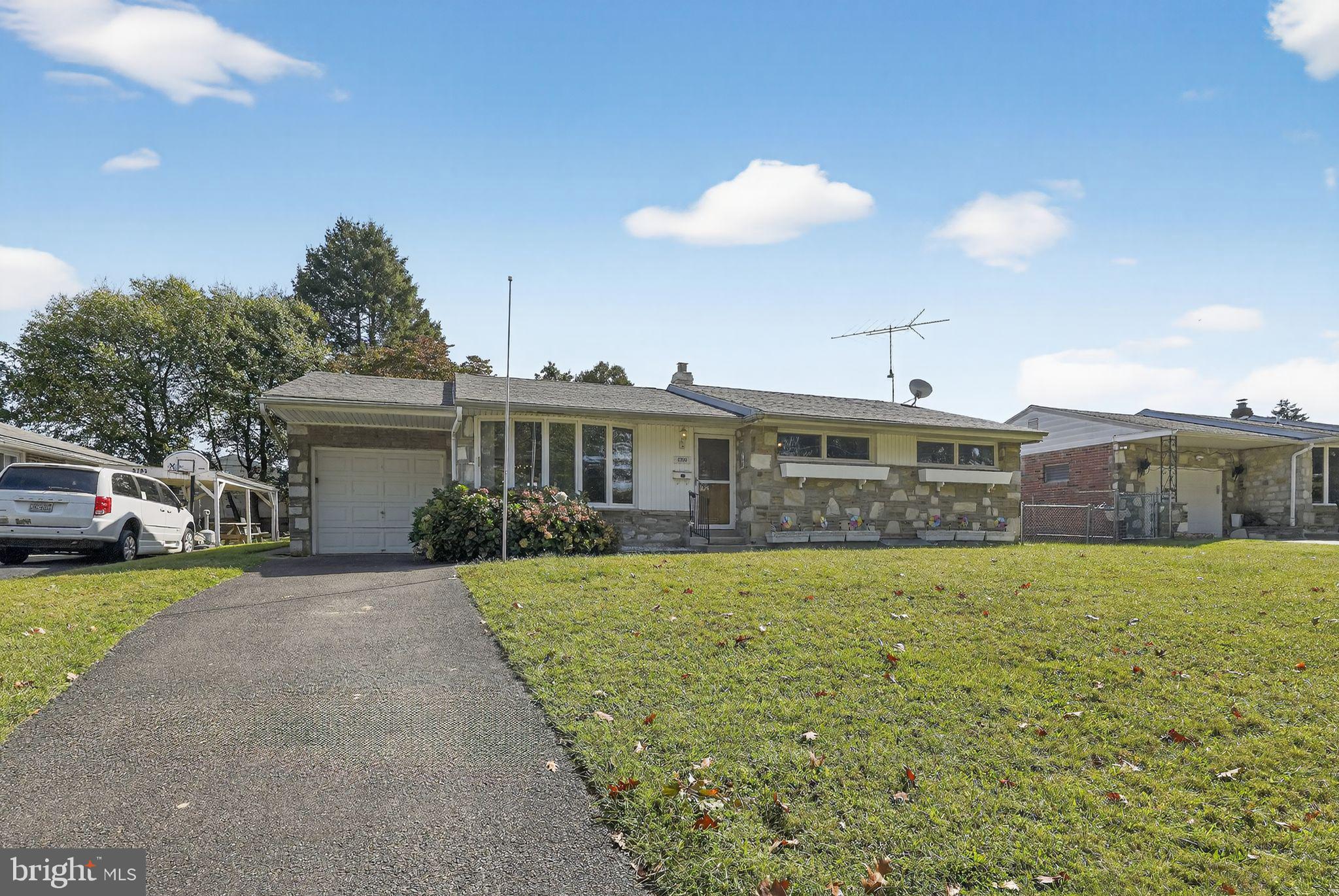 BUSTLETON - Residential