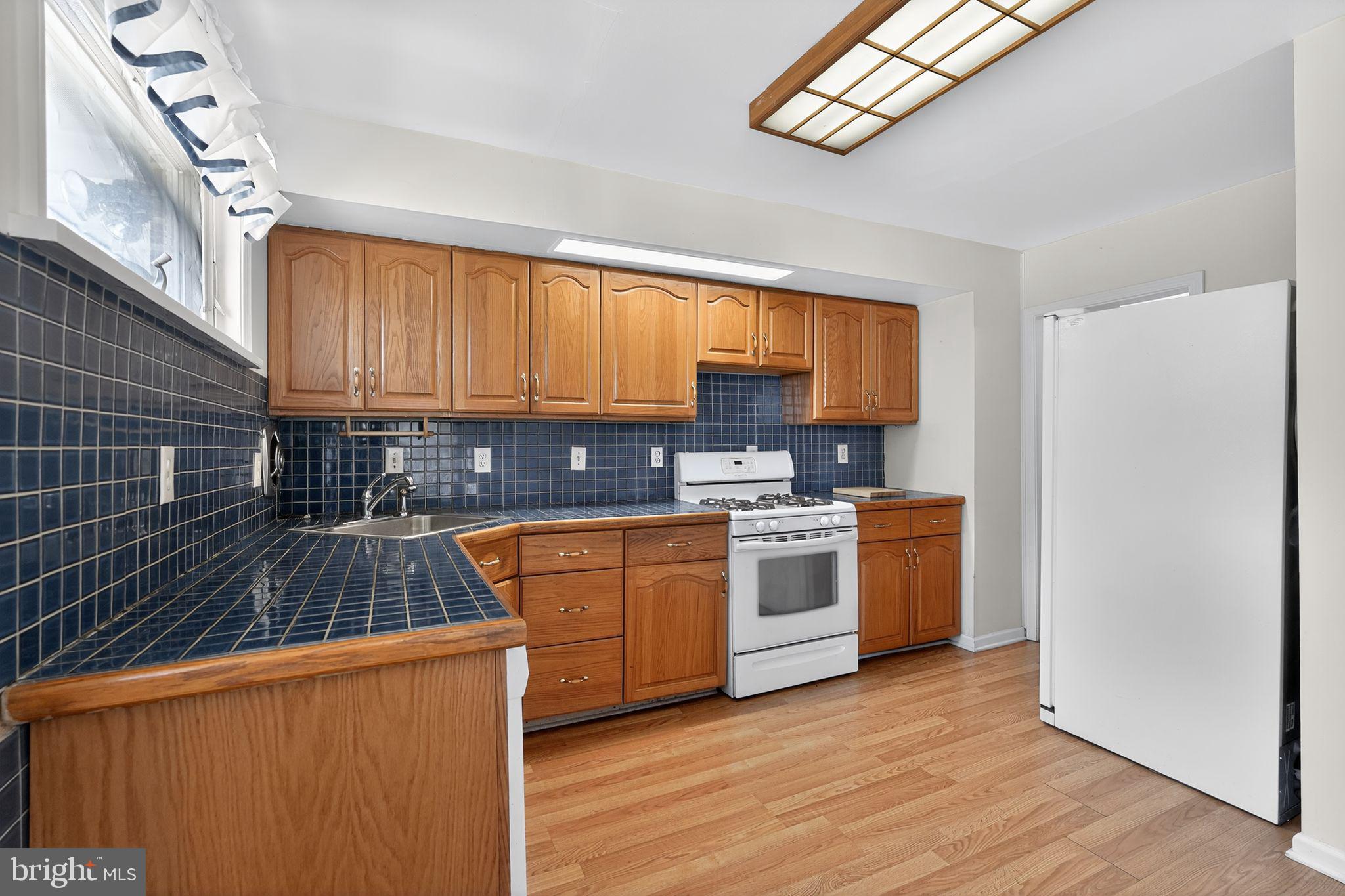 BUSTLETON - Residential