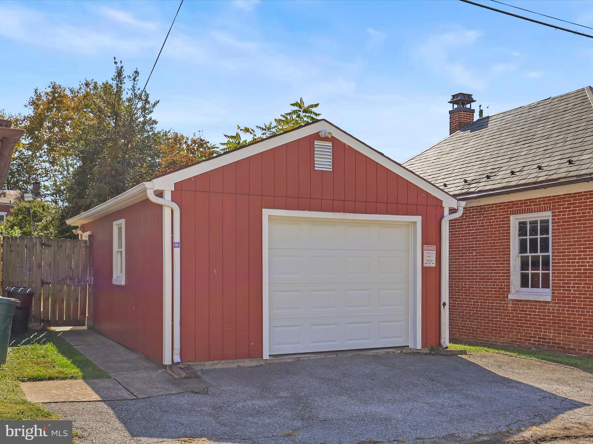 233 FREDERICK STREET