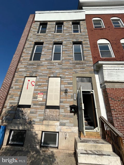 Townhouse For Sale - 1230 N Caroline Street<br/> Baltimore City County, BALTIMORE, MD 21213