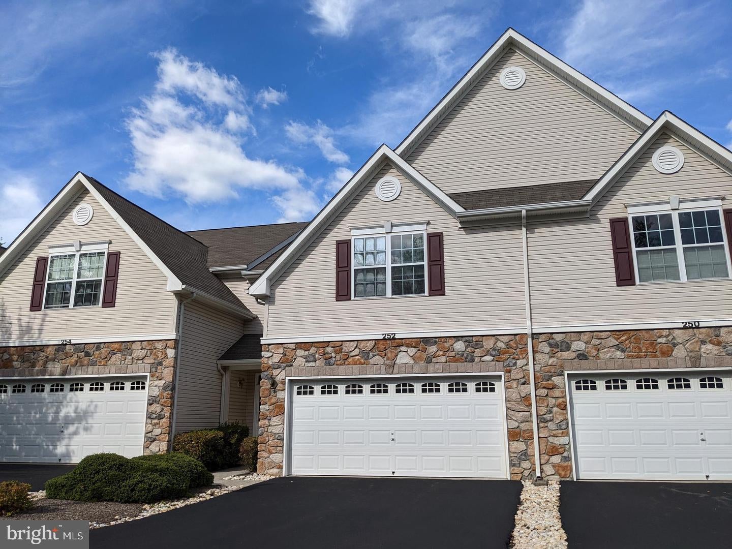 252 BRINLEY DRIVE