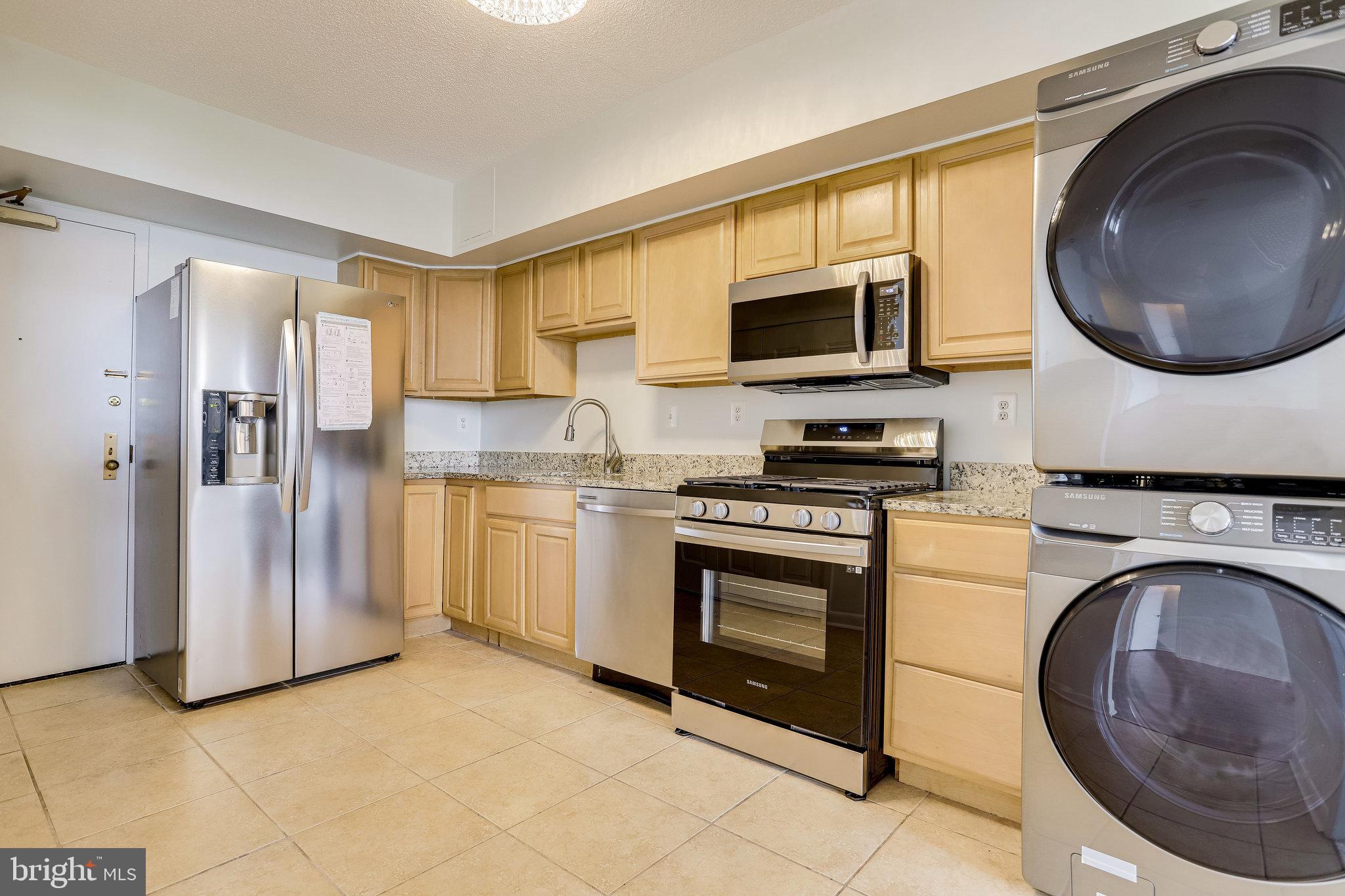 SKYLINE PLAZA - Residential