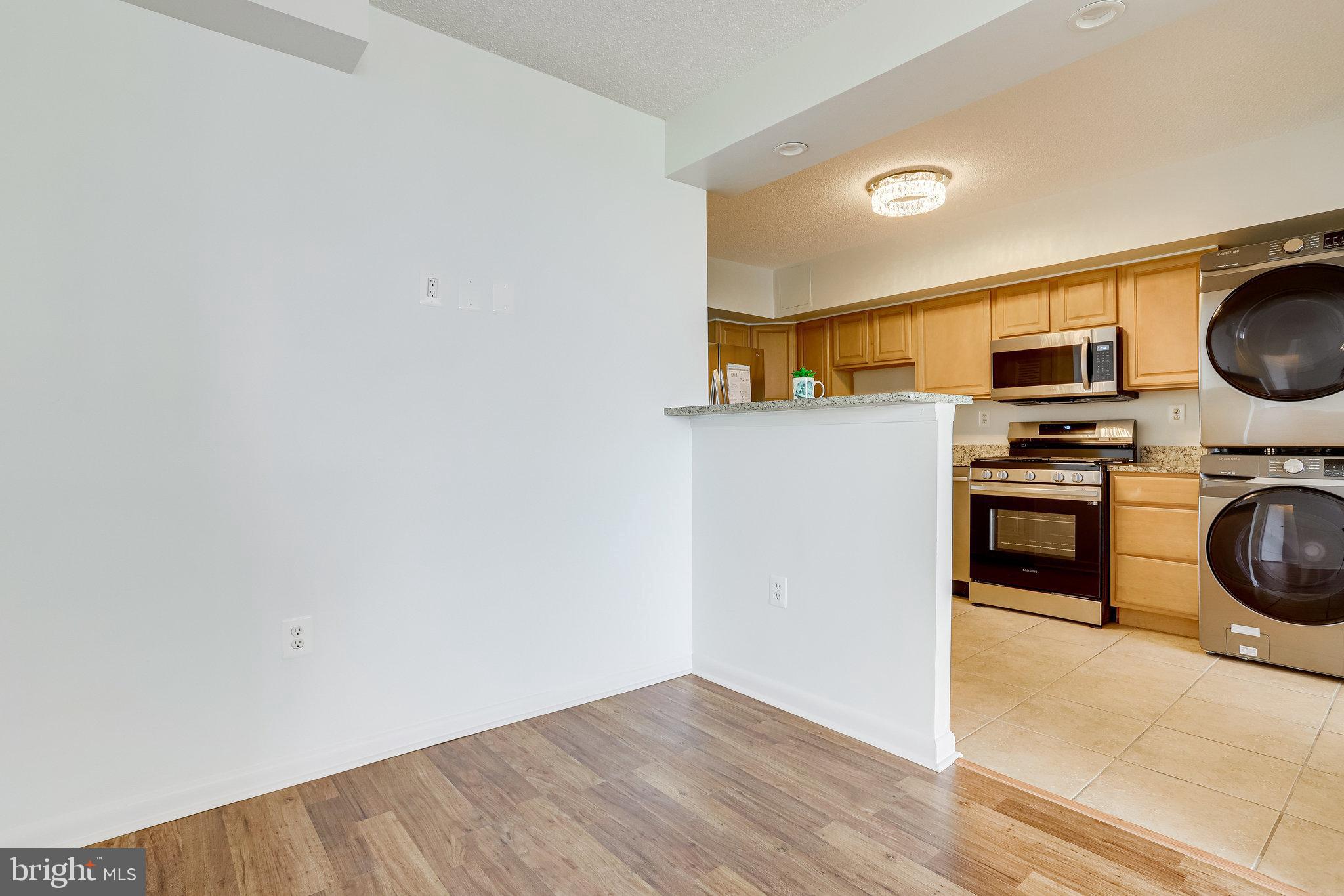 SKYLINE PLAZA - Residential