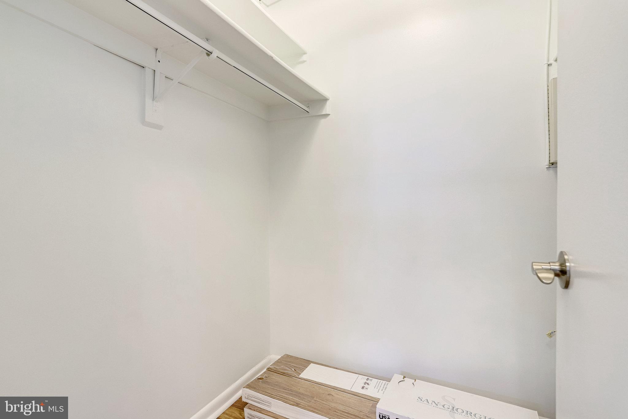 SKYLINE PLAZA - Residential